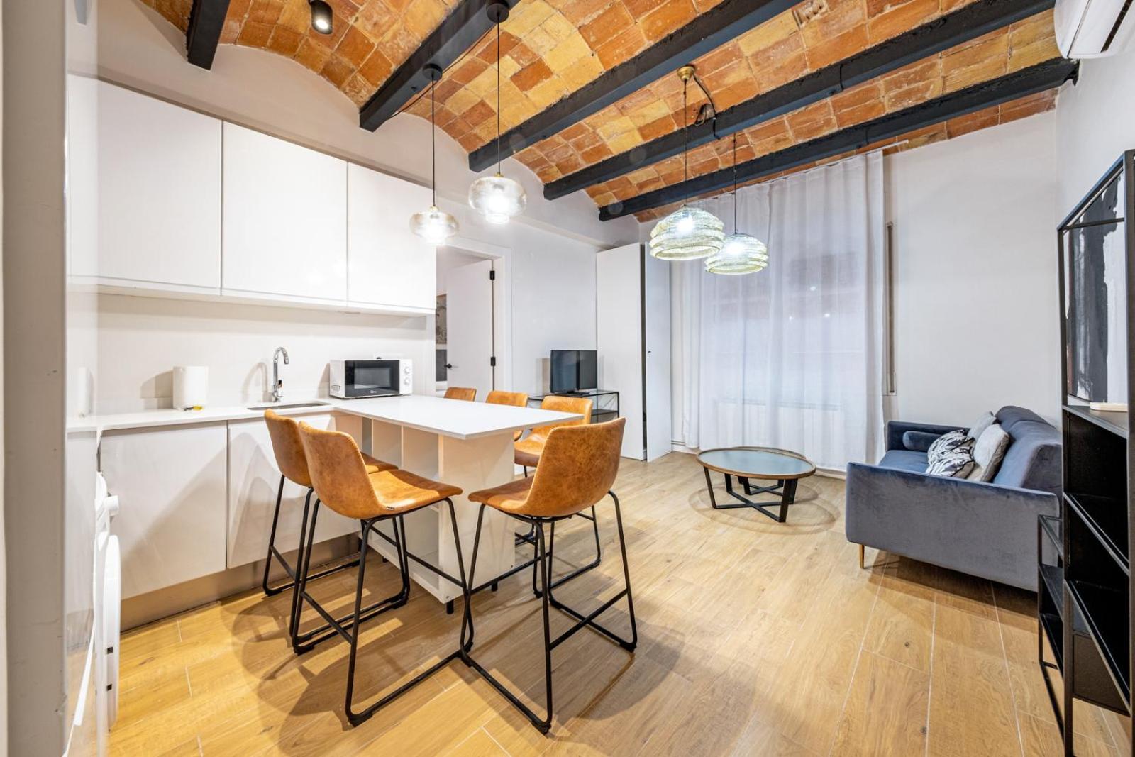 Apartment Bebarceloner Eixample - 4 Bedrooms *